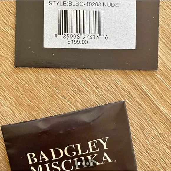 Badgley Mischka Tan Clutch Bag - Picture 2 of 2